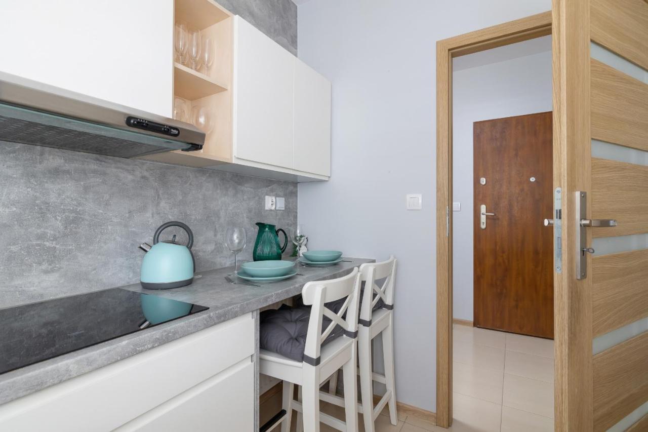 Osiedle Avia Harmonious Apartment With Balcony & Parking Cracow By Renters Prestige Krasków Exterior foto