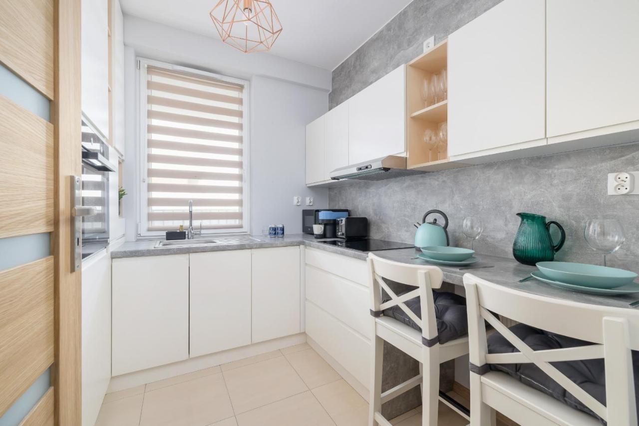 Osiedle Avia Harmonious Apartment With Balcony & Parking Cracow By Renters Prestige Krasków Exterior foto