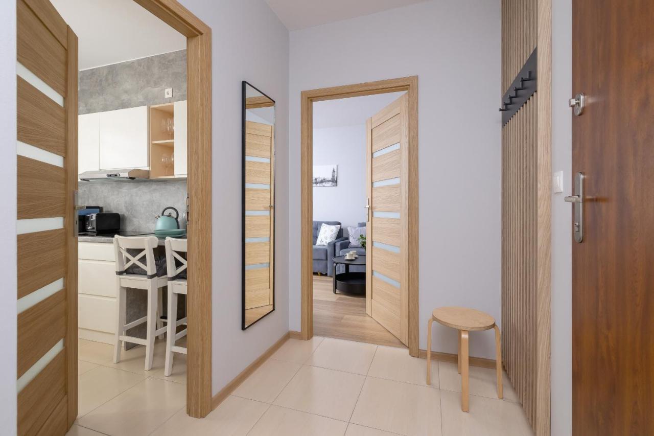 Osiedle Avia Harmonious Apartment With Balcony & Parking Cracow By Renters Prestige Krasków Exterior foto
