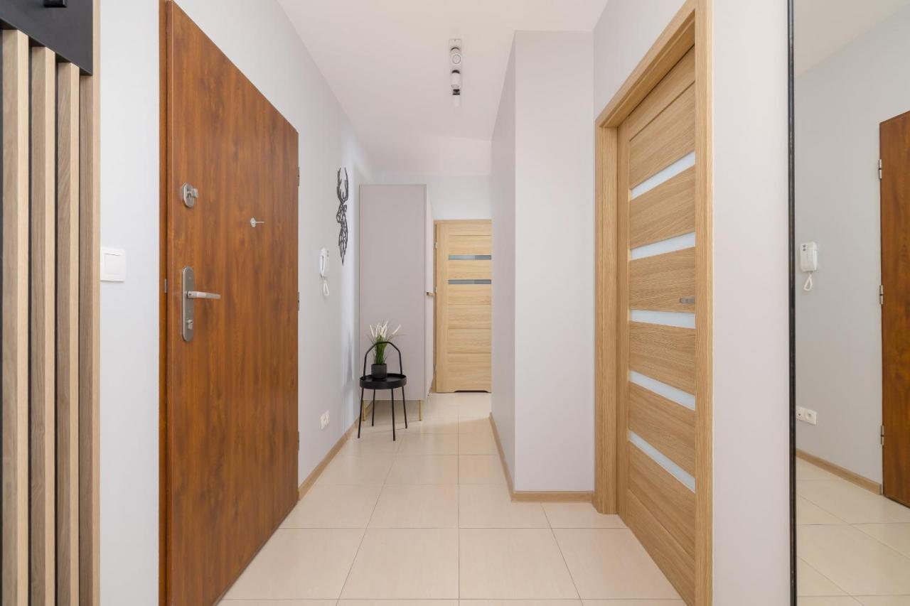 Osiedle Avia Harmonious Apartment With Balcony & Parking Cracow By Renters Prestige Krasków Exterior foto