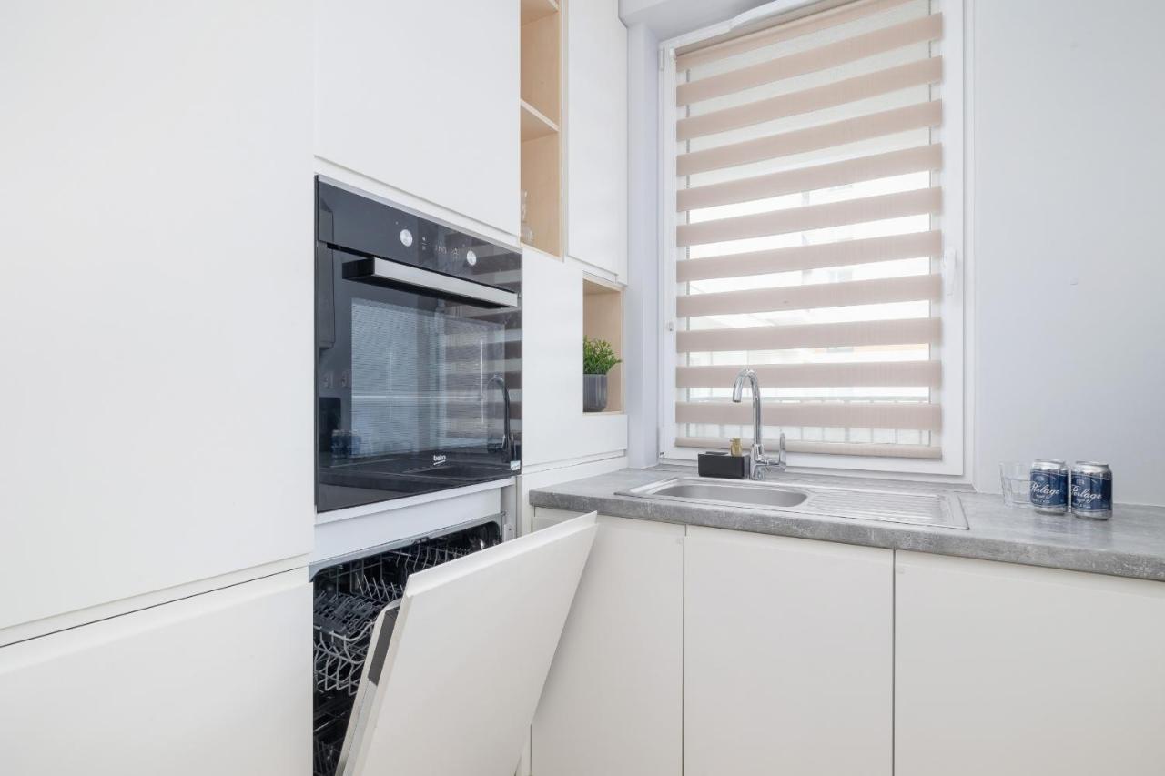 Osiedle Avia Harmonious Apartment With Balcony & Parking Cracow By Renters Prestige Krasków Exterior foto